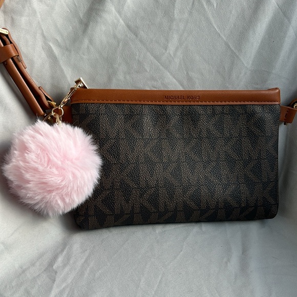 Small Michael Kors logo purse - Picture 4 of 4